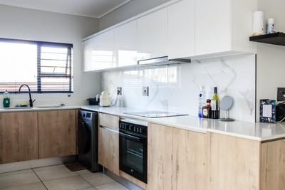 Apartment / Flat For Sale in Blyde Riverwalk Estate, Pretoria