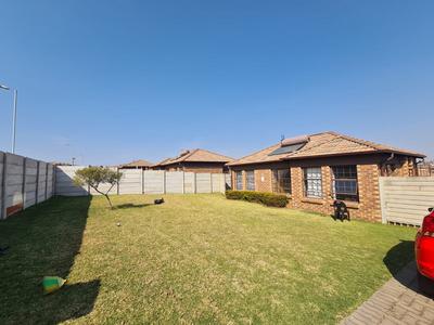 House For Sale in Thatch Hill Estate, Centurion