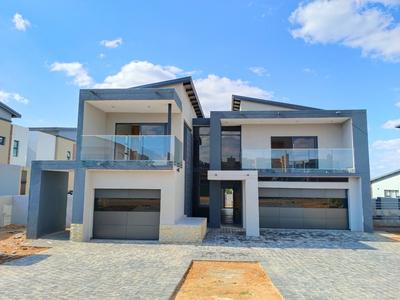 House For Sale in Six Fountains, Pretoria