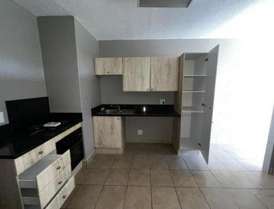 Apartment / Flat For Sale in Hillcrest, Pretoria