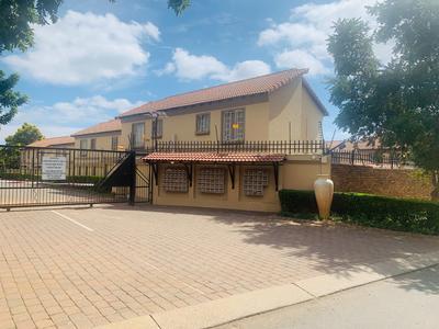 Townhouse For Sale in Willow Park Manor, Pretoria