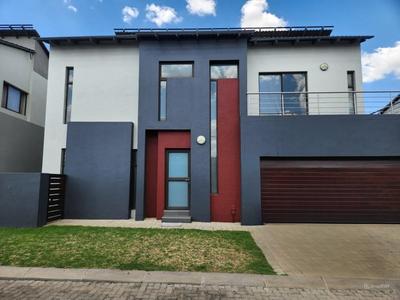 House For Sale in Maroeladal, Randburg