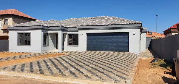 House For Sale in The Orchards, Akasia